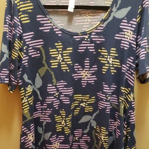 M Lularoe Perfect Tee EUC